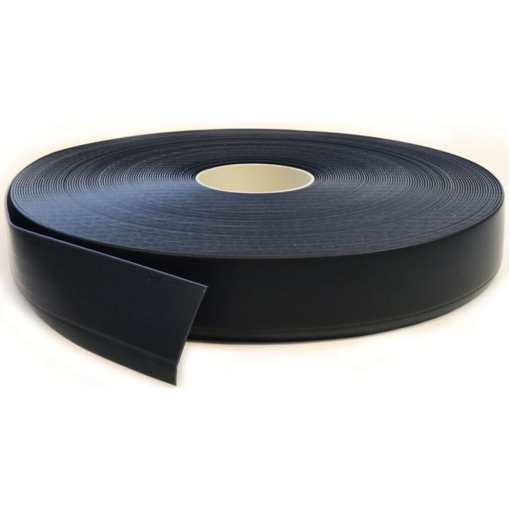 Jalkalista Dione PVC Musta 40 mm (per metri)