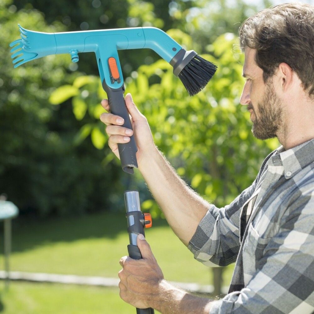 Räystäskourun puhdistaja Gardena Combisystem vesiliitännällä