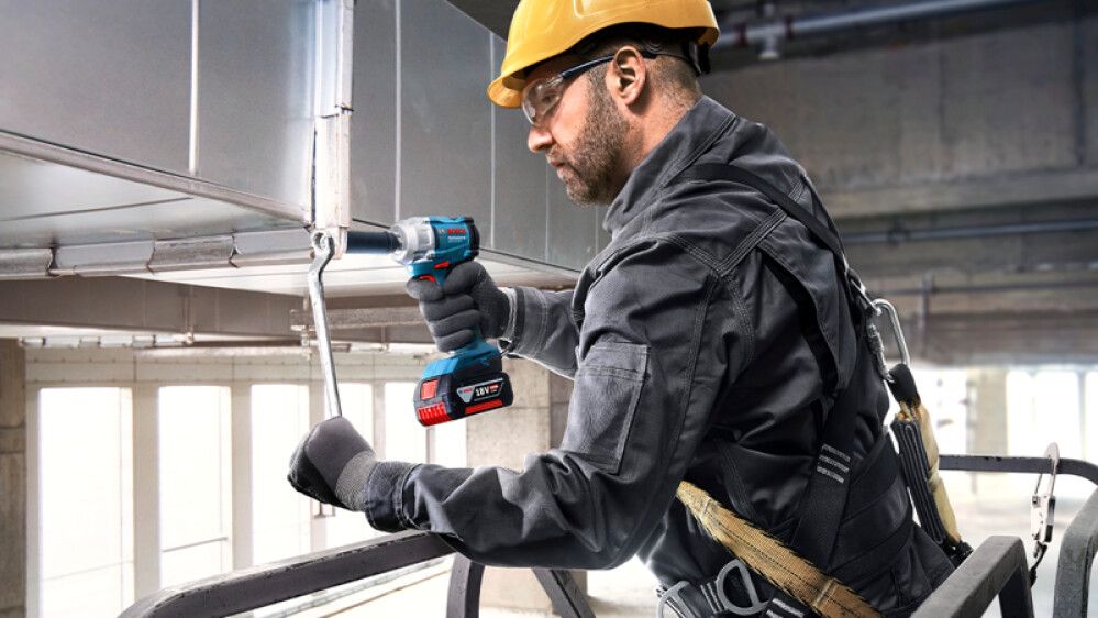 Akkuiskumutterinväännin Bosch GDS 18V-350 Professional