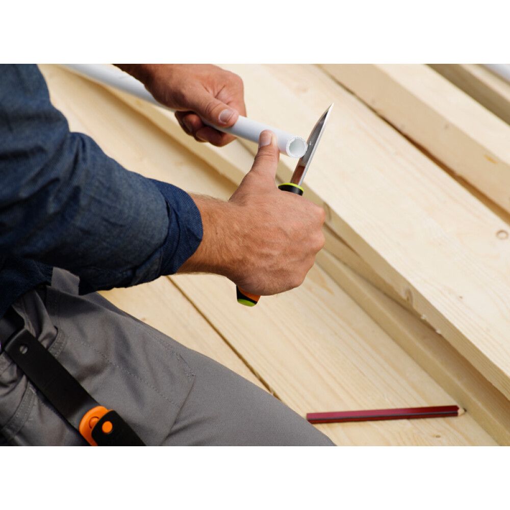 Kirvesmiehen puukko Fiskars