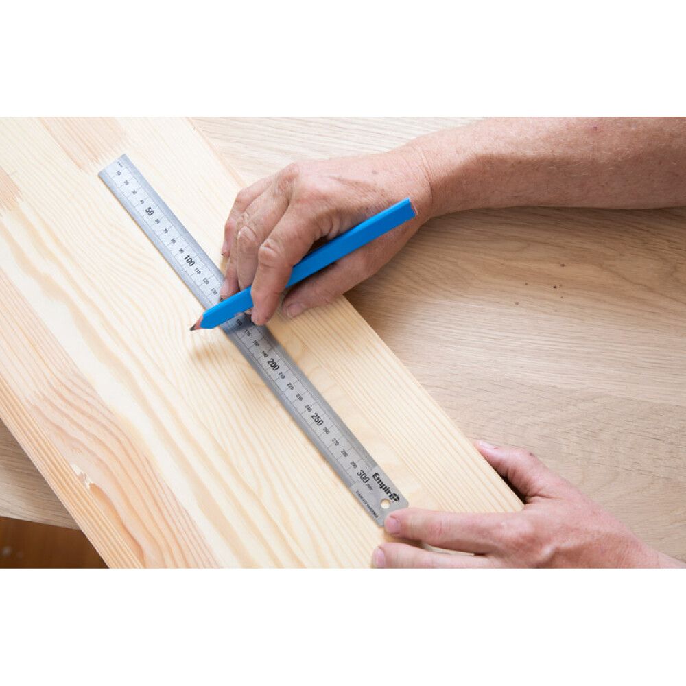 Viivain Empire 300 mm RST