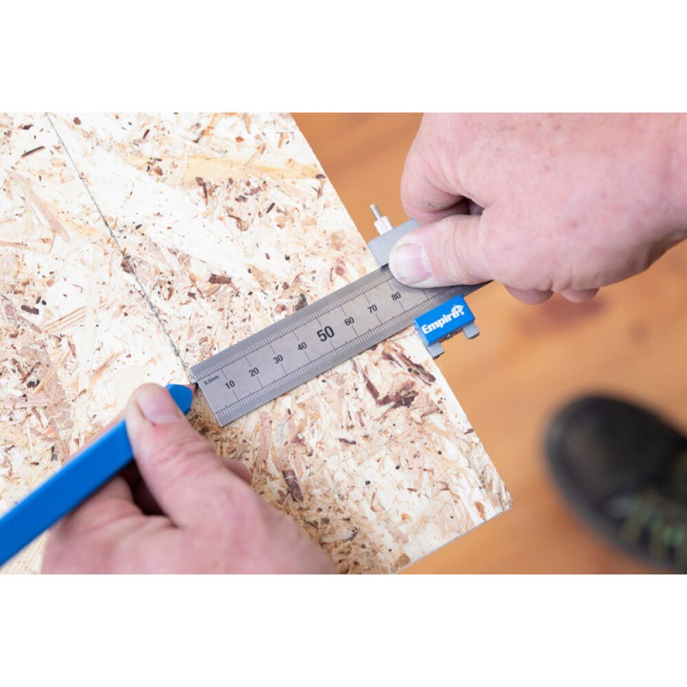 ETÄISYYDEN MÄÄRITIN VIIVAIMEEN EMPIRE