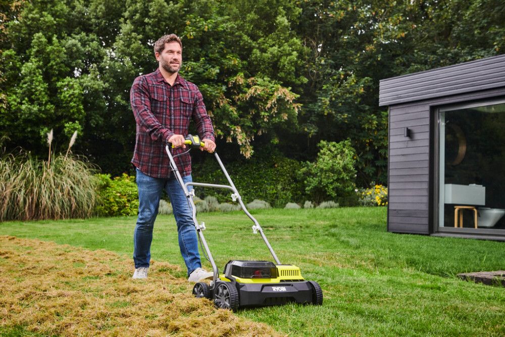 Nurmikon ilmaaja Ryobi ONE+ RY18SFX35A-0