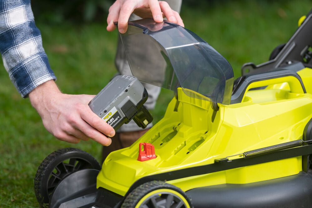 Akkuruohonleikkuri Ryobi ONE+ RY18LMX40B-240