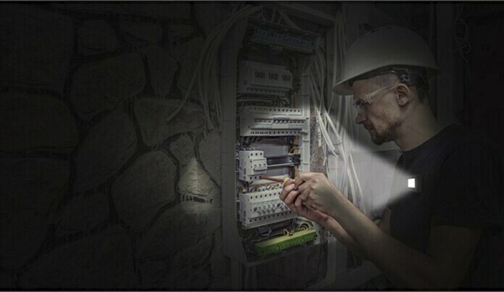 LED Klipsikäsivalaisin 1,8W