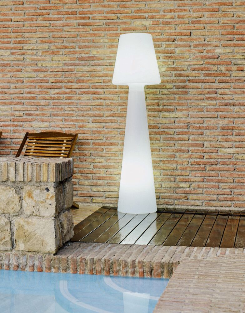 Ulko- ja lattiavalaisin Lola 110 cm