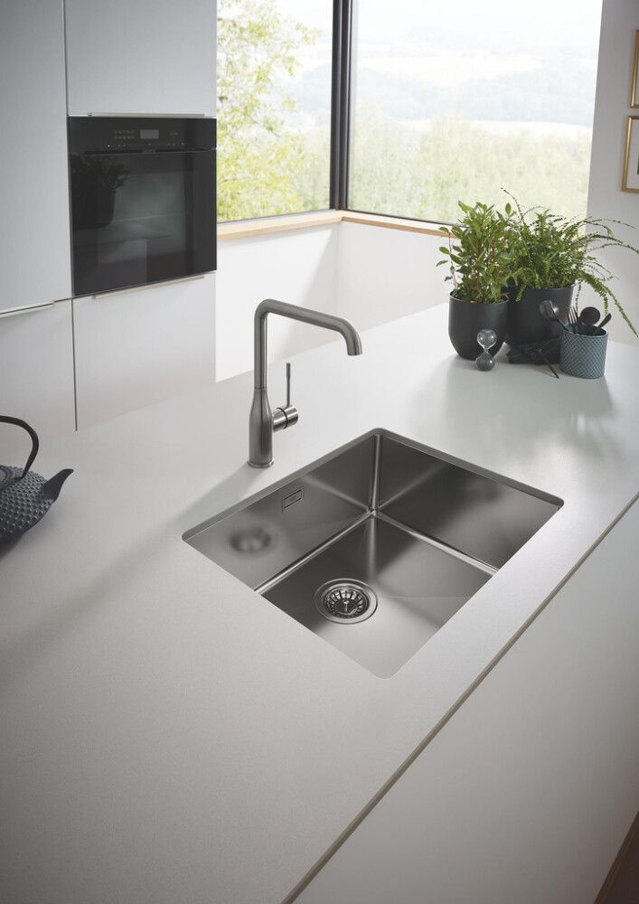 Keittiöhana Grohe Essence L-juoksuputki