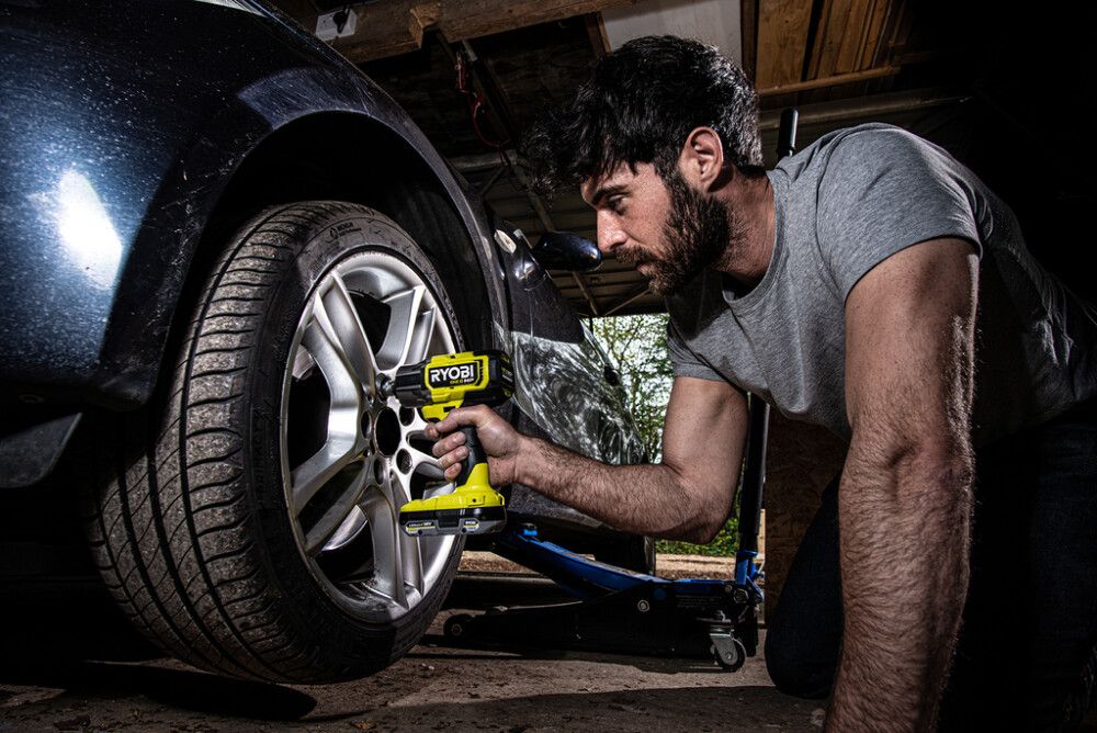 Iskevä mutterinväännin Ryobi ONE+ HP RIW18X-0