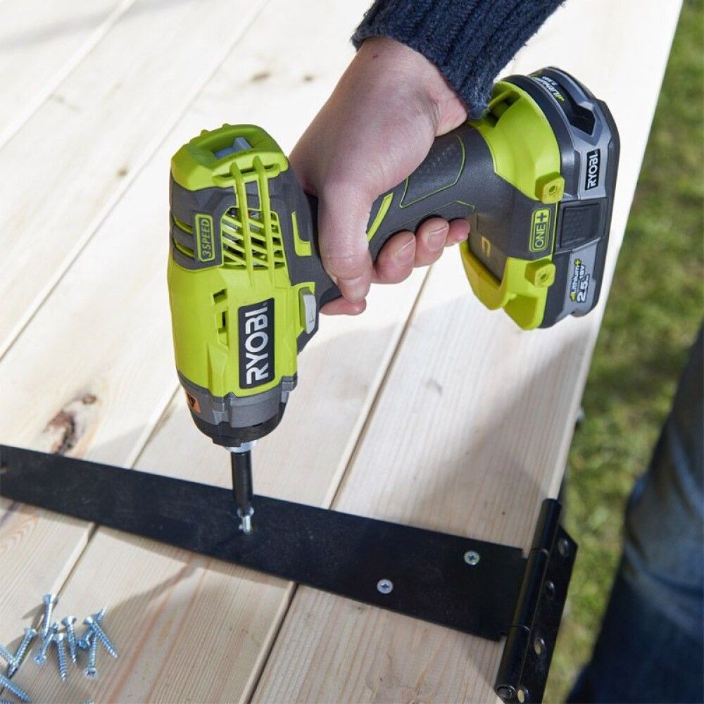 Akkuiskuruuvinväännin Ryobi ONE+ R18ID3-0