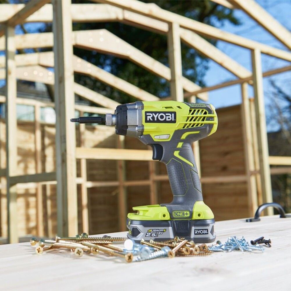 Akkuiskuruuvinväännin Ryobi ONE+ R18ID3-0