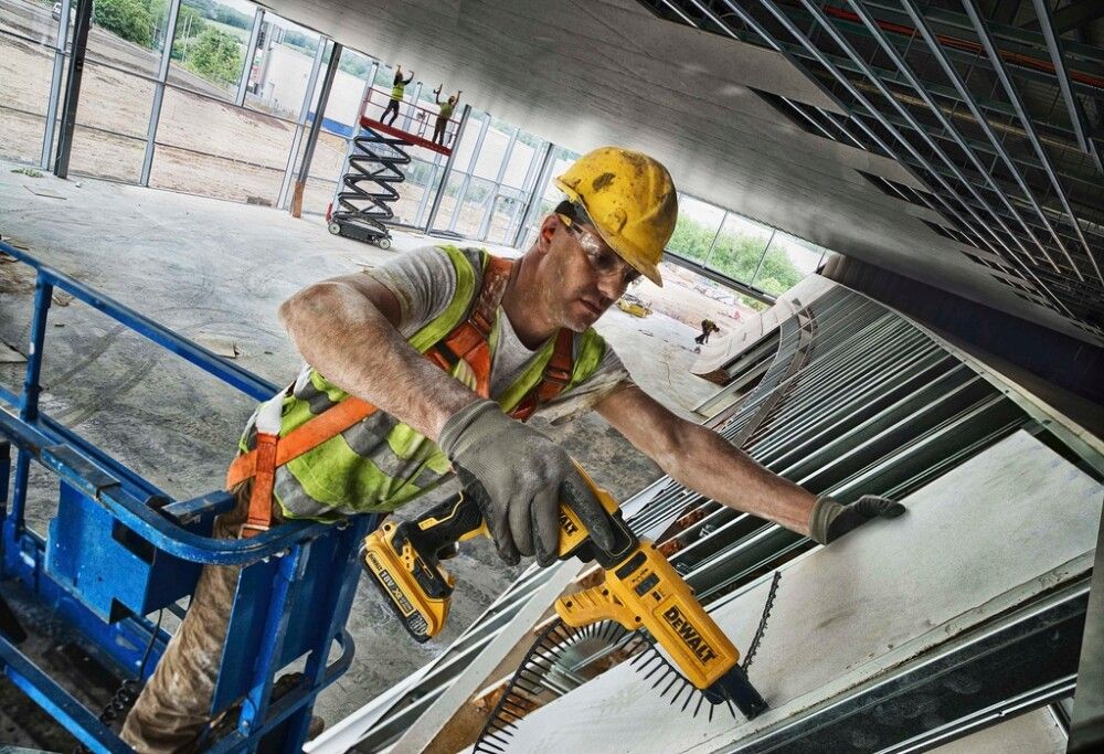 Kipsilevyruuvinväännin DeWalt DCF620D2K-QW nauharuuvippaalla