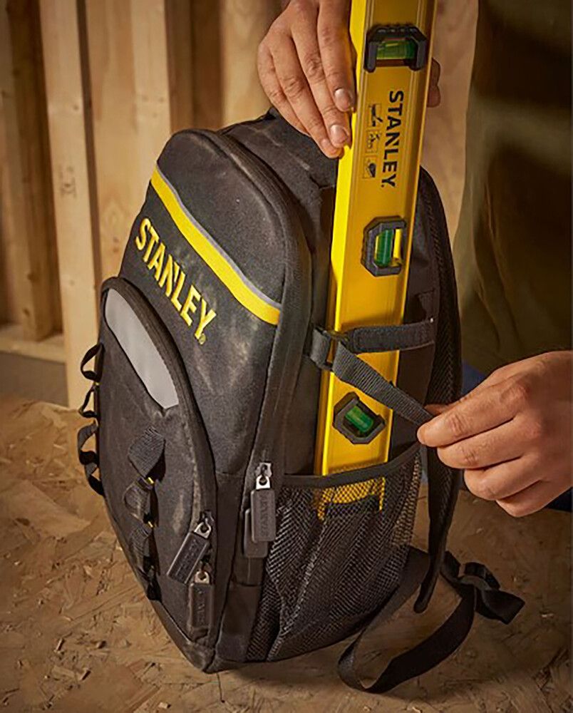 Reppu jakajilla Stanley