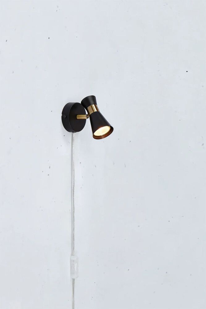 Seinävalaisin Markslöjd Folie musta/messinki