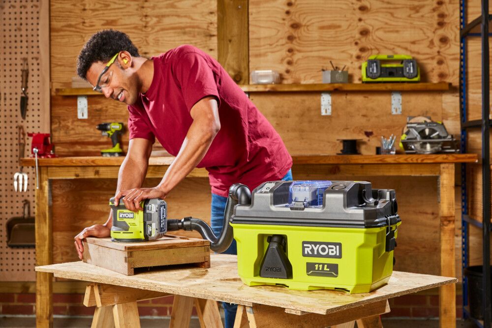 Märkä-kuivaimuri Ryobi ONE+ RV1811-0