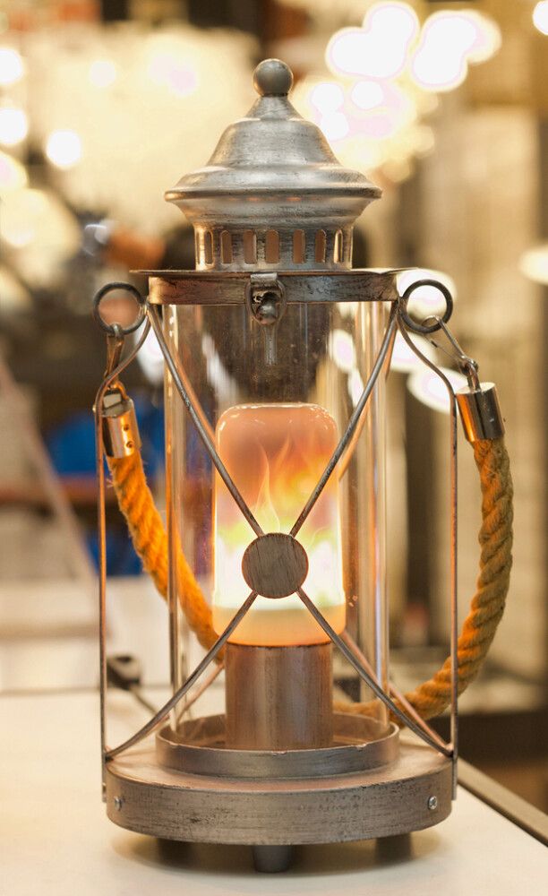 Pöytävalaisin Eglo Bradford