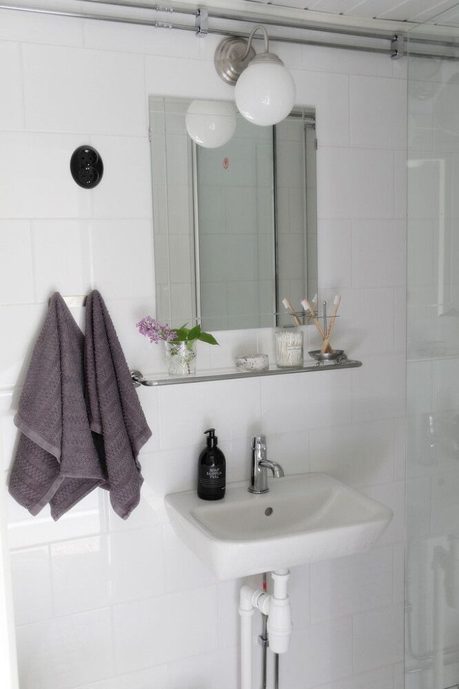 Pistorasia Schneider Electric Renova 2-os Maadoitettu Musta