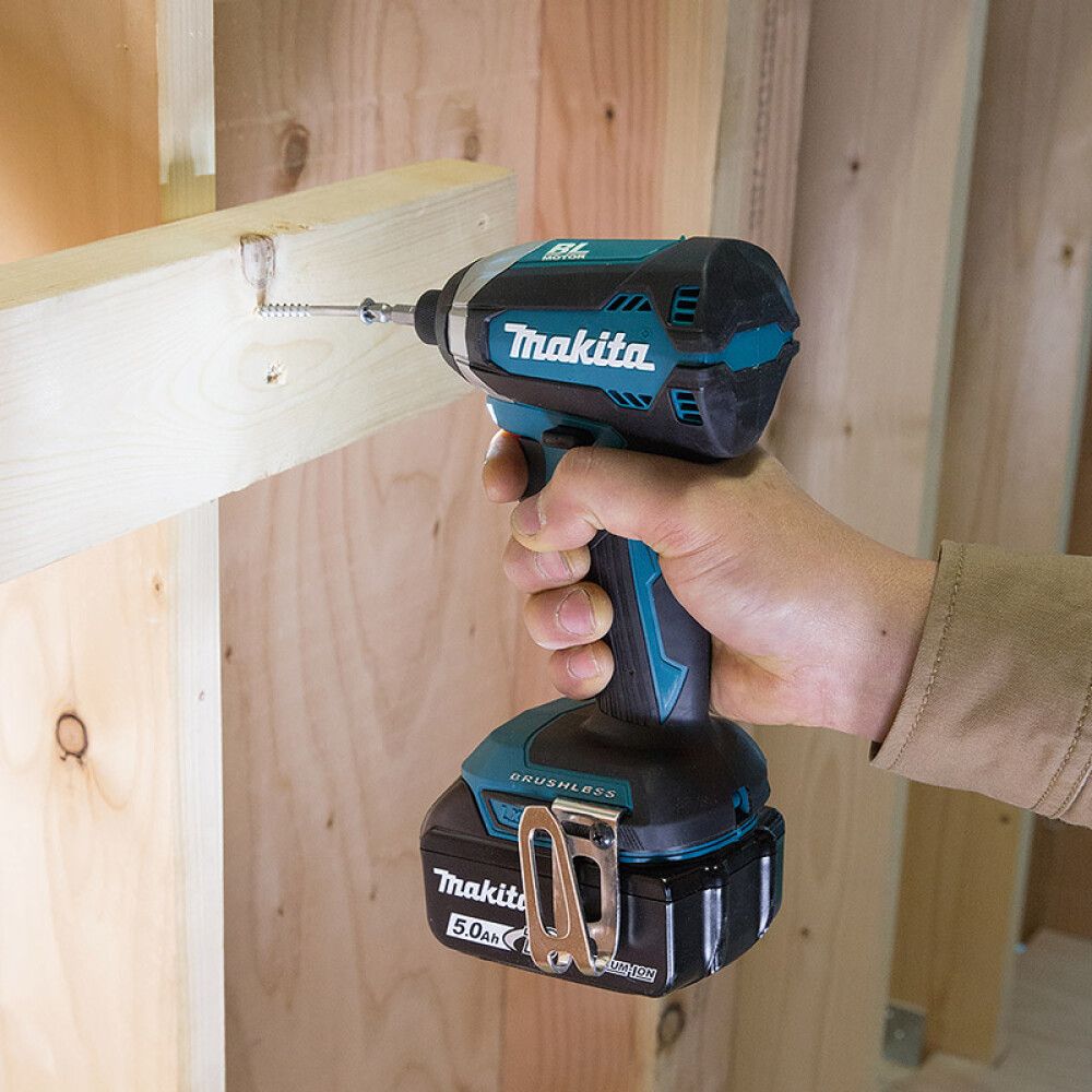 Iskevä ruuvinväännin Makita LXT DTD153Z