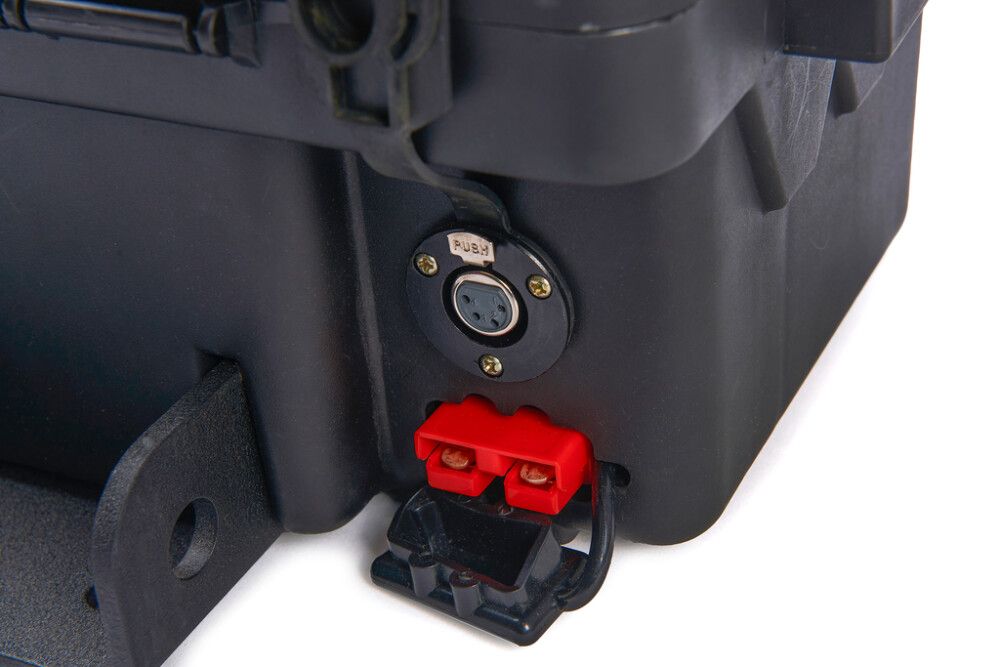 Kannettava sähkövinssi Warrior Trojan 4000 synteettisellä köydellä