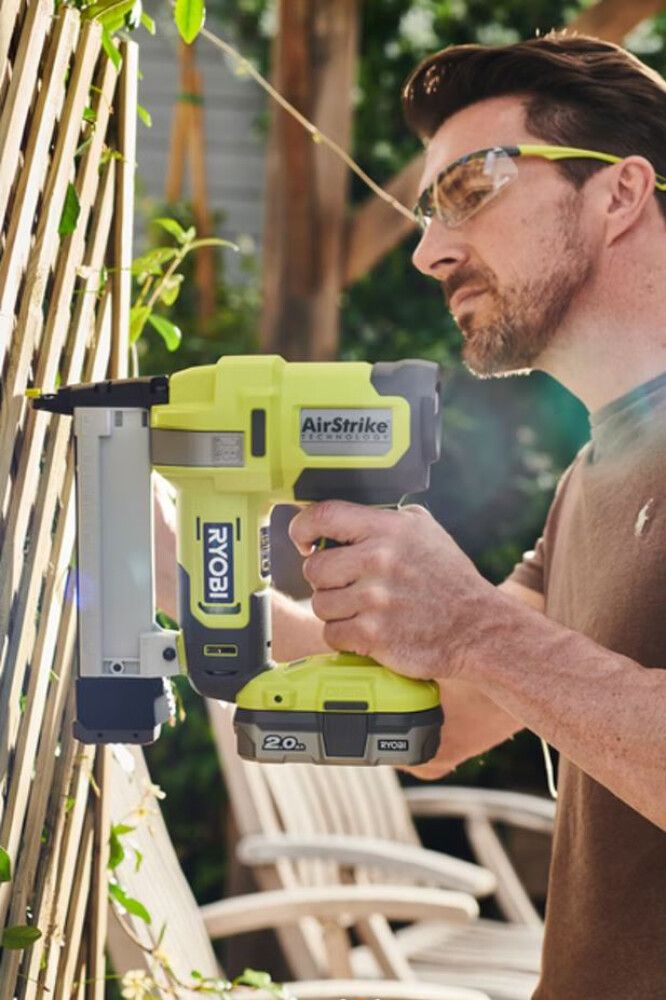 Hakasnaulain Ryobi ONE+ R18GS18-0