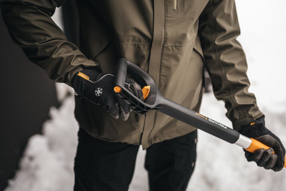Autolapio Fiskars X-series teleskooppivarrella
