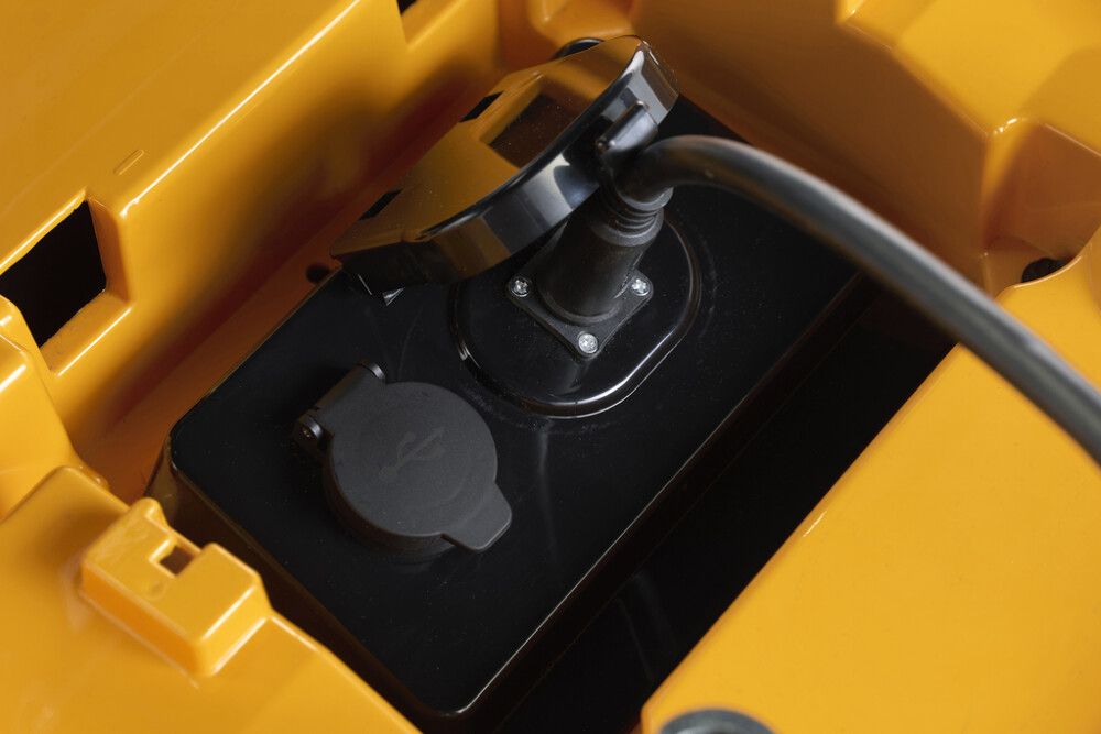 Akkupuutarhatraktori Stiga Tornado 398E 48V