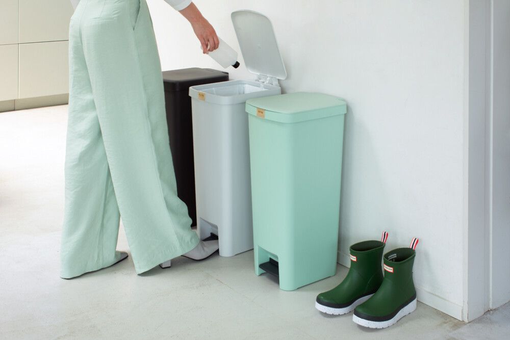 Poljinroskakori Brabantia StepUp 40 l Vaaleanharmaa