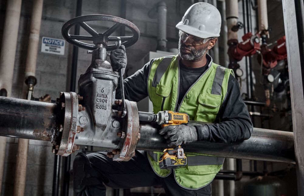 Iskumutterinväännin DeWalt DCF891N-XJ