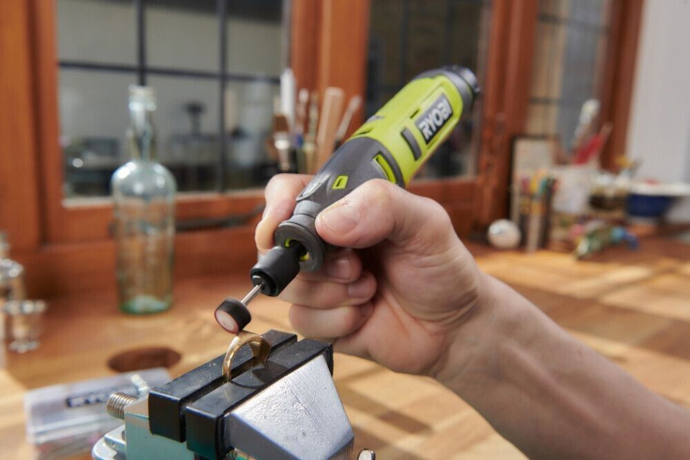 Monitoimityökalu Ryobi USB Lithium RRT4-120GA15