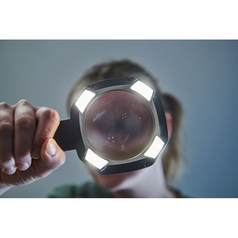 Suurennuslasi valolla Ryobi USB Lithium RML4-0