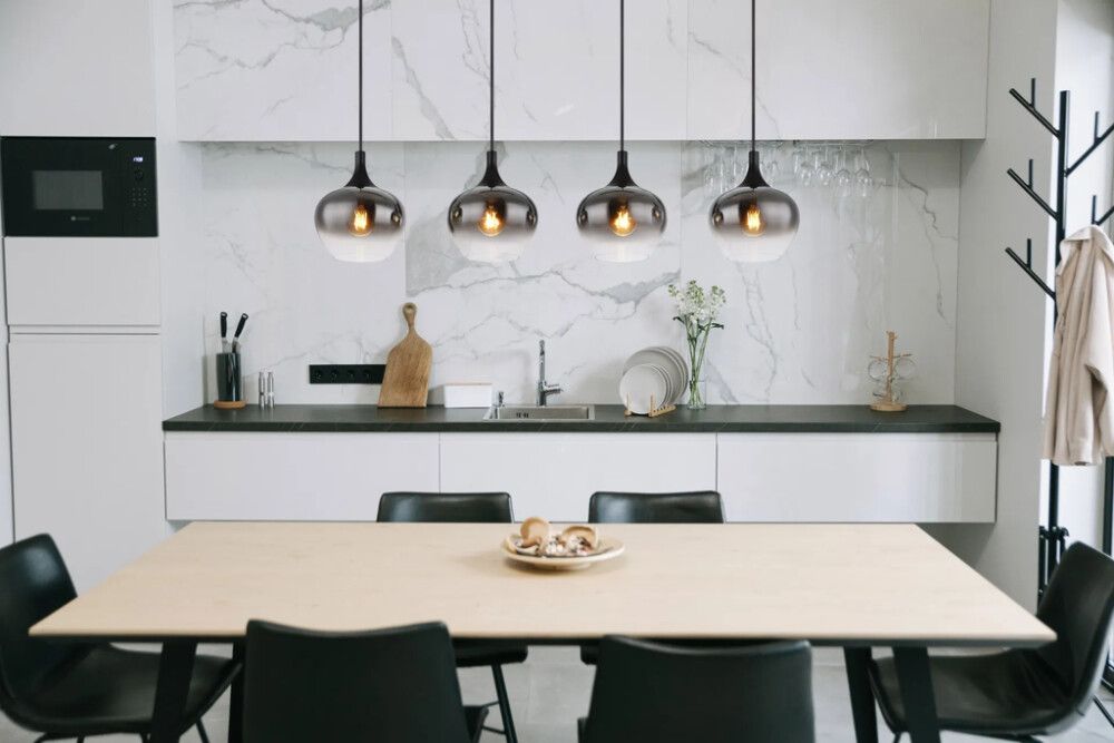 Riippuvalaisin Globo Maxy 4-os musta/savulasi 100 cm