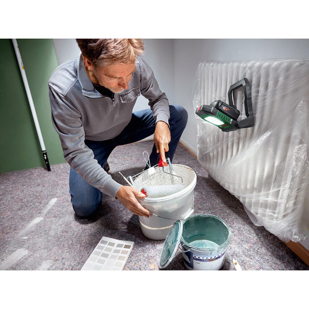 Akkuvalaisin Bosch UniversalWorkLight 18V-2100 - Ilman akkua