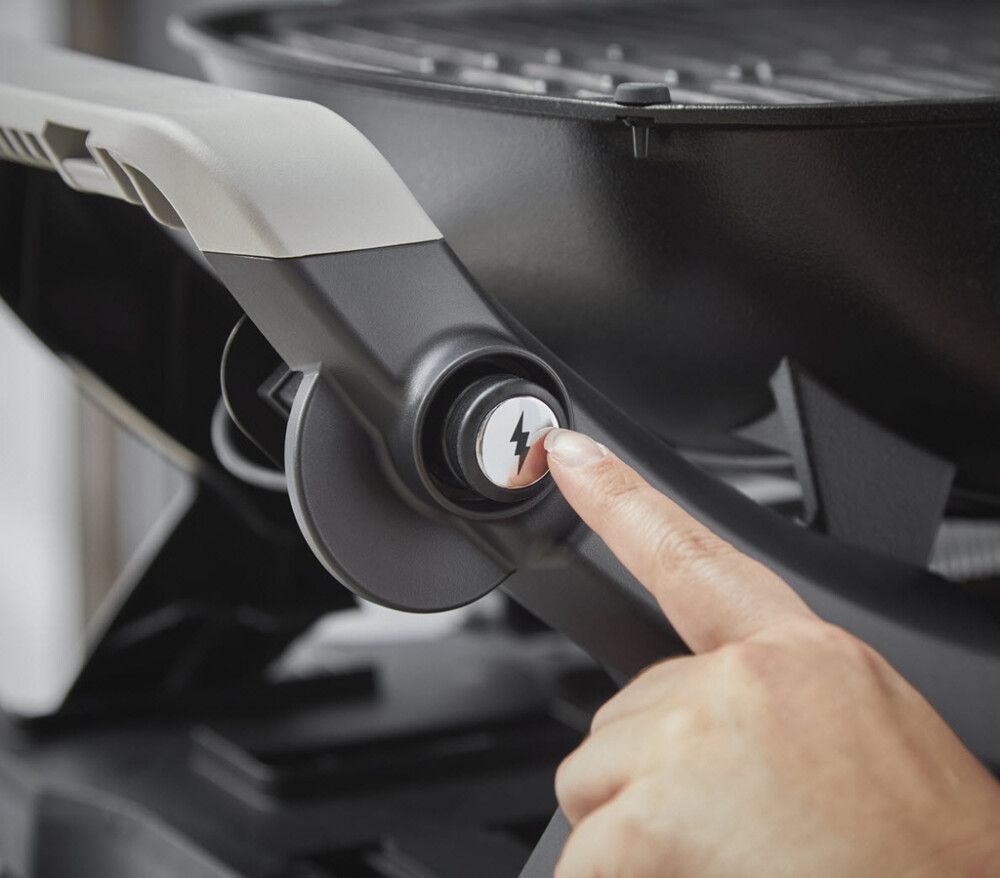 KAASUGRILLI WEBER Q1200N SIVUPÖYDILLÄ