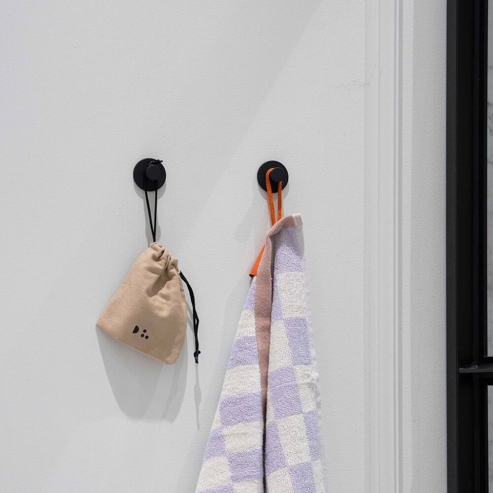 Nuppikoukkupari Smedbo DOT Mattamusta