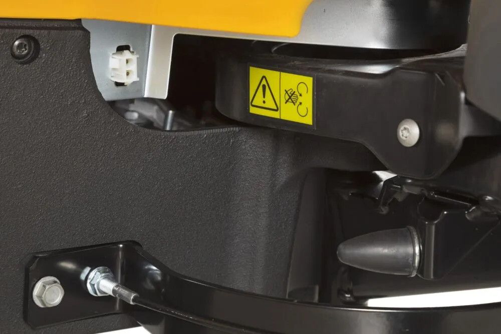 Etuleikkuri Stiga Park 300 LC