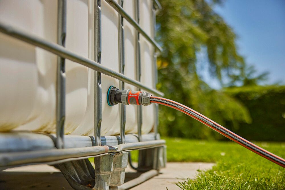 Liitin Gardena vesisäiliön läpivientiin 33,3/26,5 mm