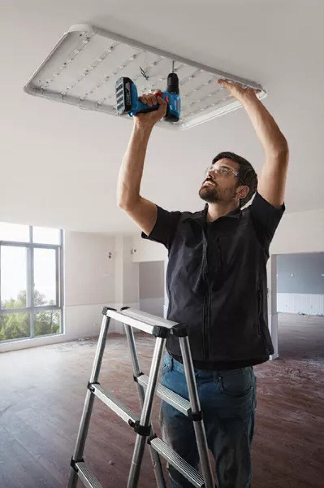 Akkuporakone Bosch GSR 185-LI Professional + 2 kpl 2,0 Ah akku