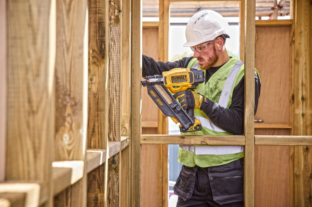 Runkonaulain DeWalt DCN930N-XJ