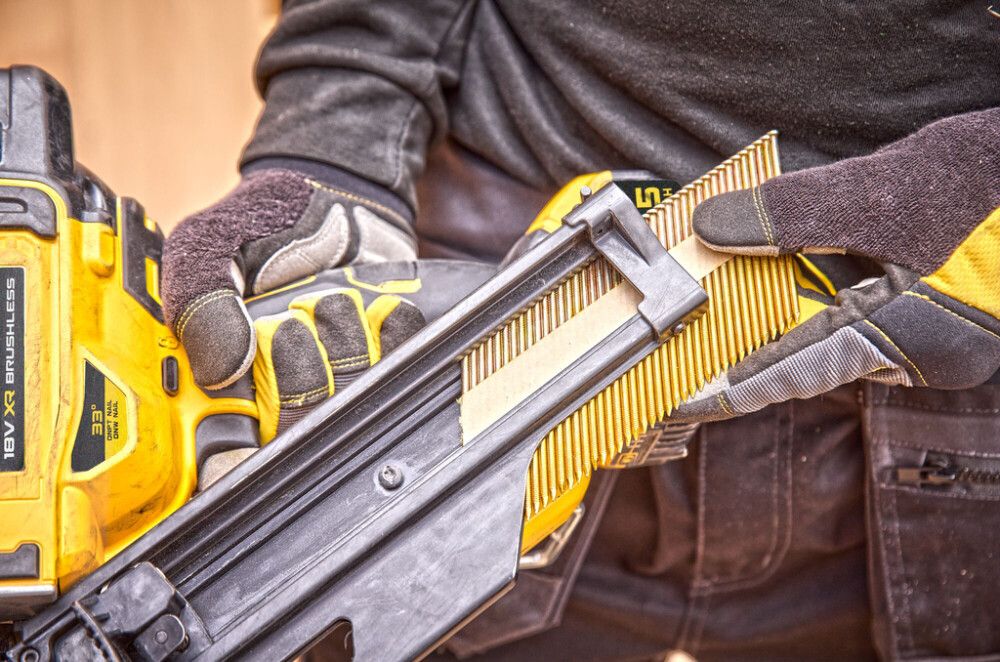 Runkonaulain DeWalt DCN930N-XJ