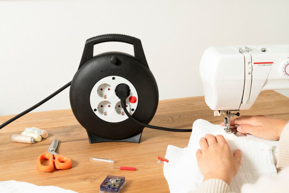 Kaapelikela sisäkäyttöön Brennenstuhl Vario Line musta 10 m IP20