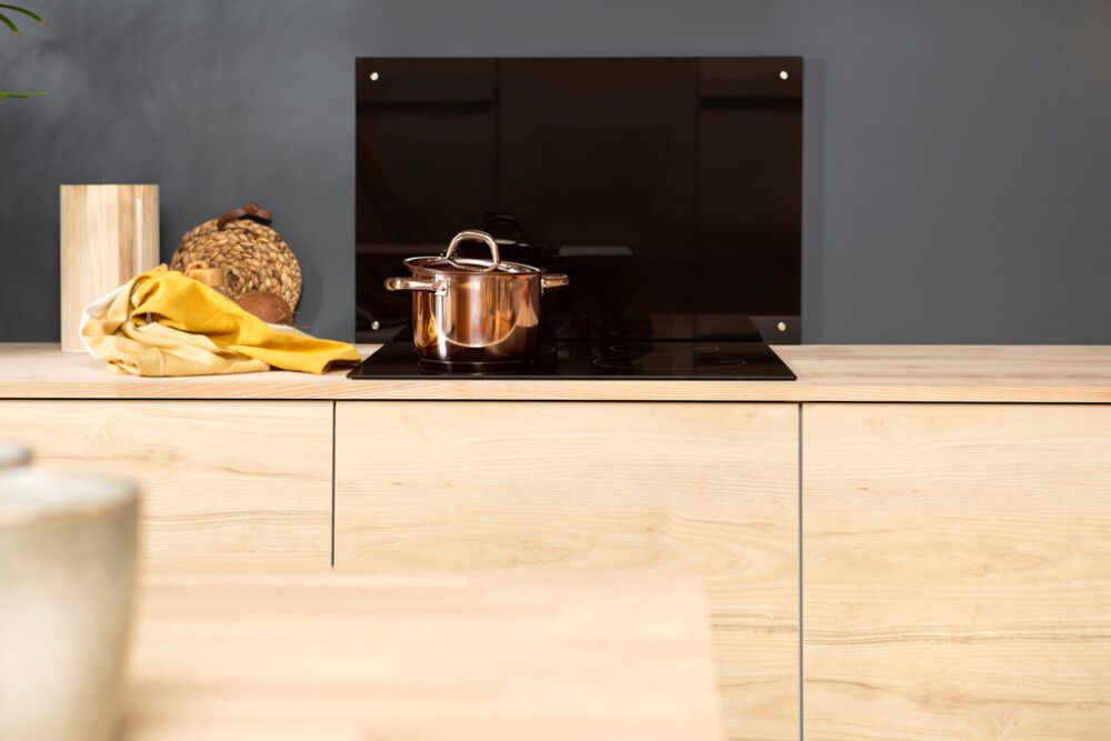 Lasilevy Fibo musta karkaistu 6 x 450 x 900 mm