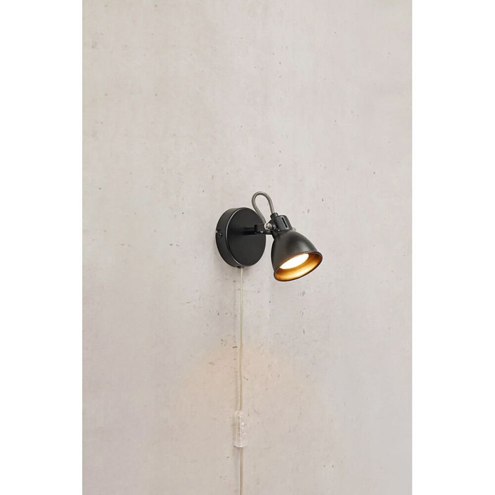 Seinävalaisin Markslöjd Mion Mattamusta