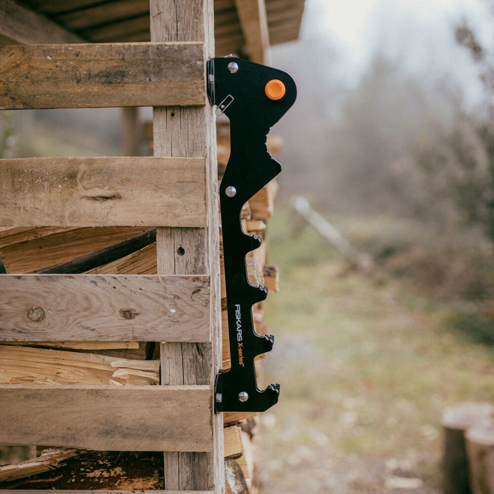 Seinäteline Fiskars X-Series sytykkeenhalkaisijaan