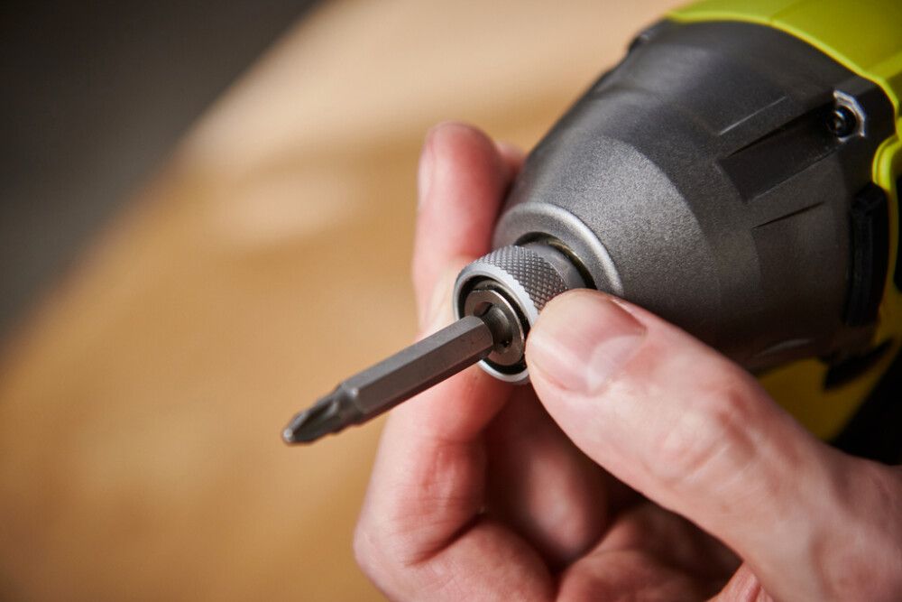 Iskevä ruuvinväännin Ryobi ONE+ HP RID18X1-0