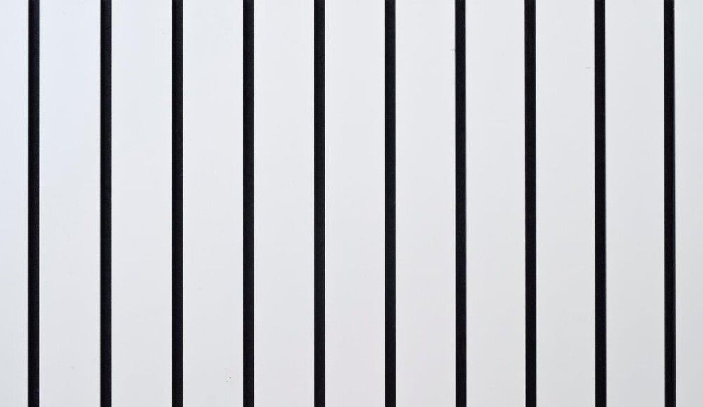 Rimapaneeli Maler Louvre MDF Mel Valkoinen E0 / musta 12 x 195 x 2800 mm 3 kpl/pkt