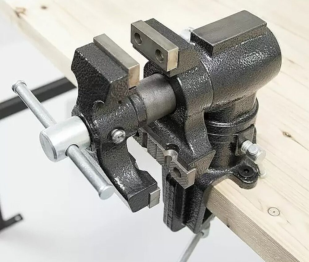 Ruuvipenkki Wisent Musta