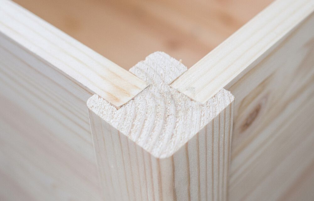 Kulmaliitos Lamboard Mänty 18 mm levylle 2 kpl