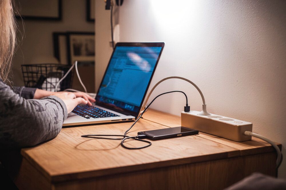 Jatkojohto Airam Bene 1,5 m 3-os+USB