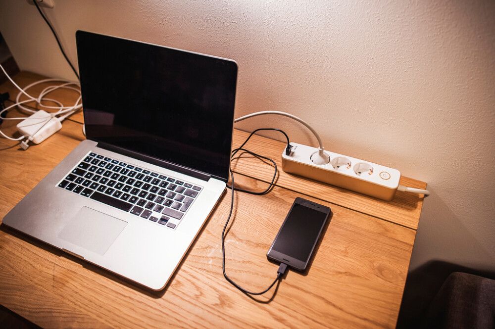 Jatkojohto Airam Bene 1,5 m 3-os+USB