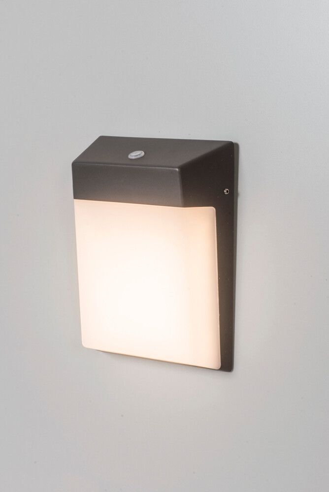 Hämäräkytkinvalaisin Airam Reine