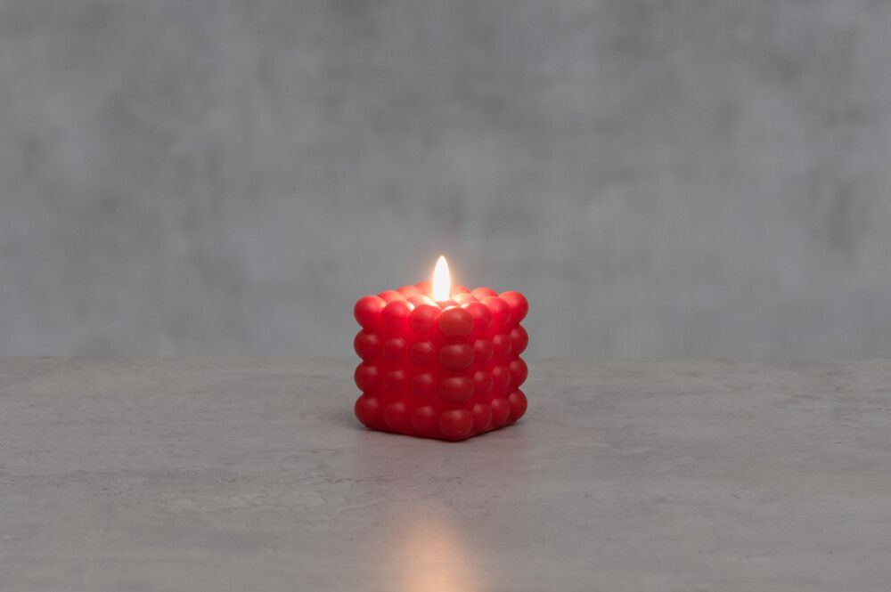 Kuplakynttilä 3D liekki 7,5 cm punainen